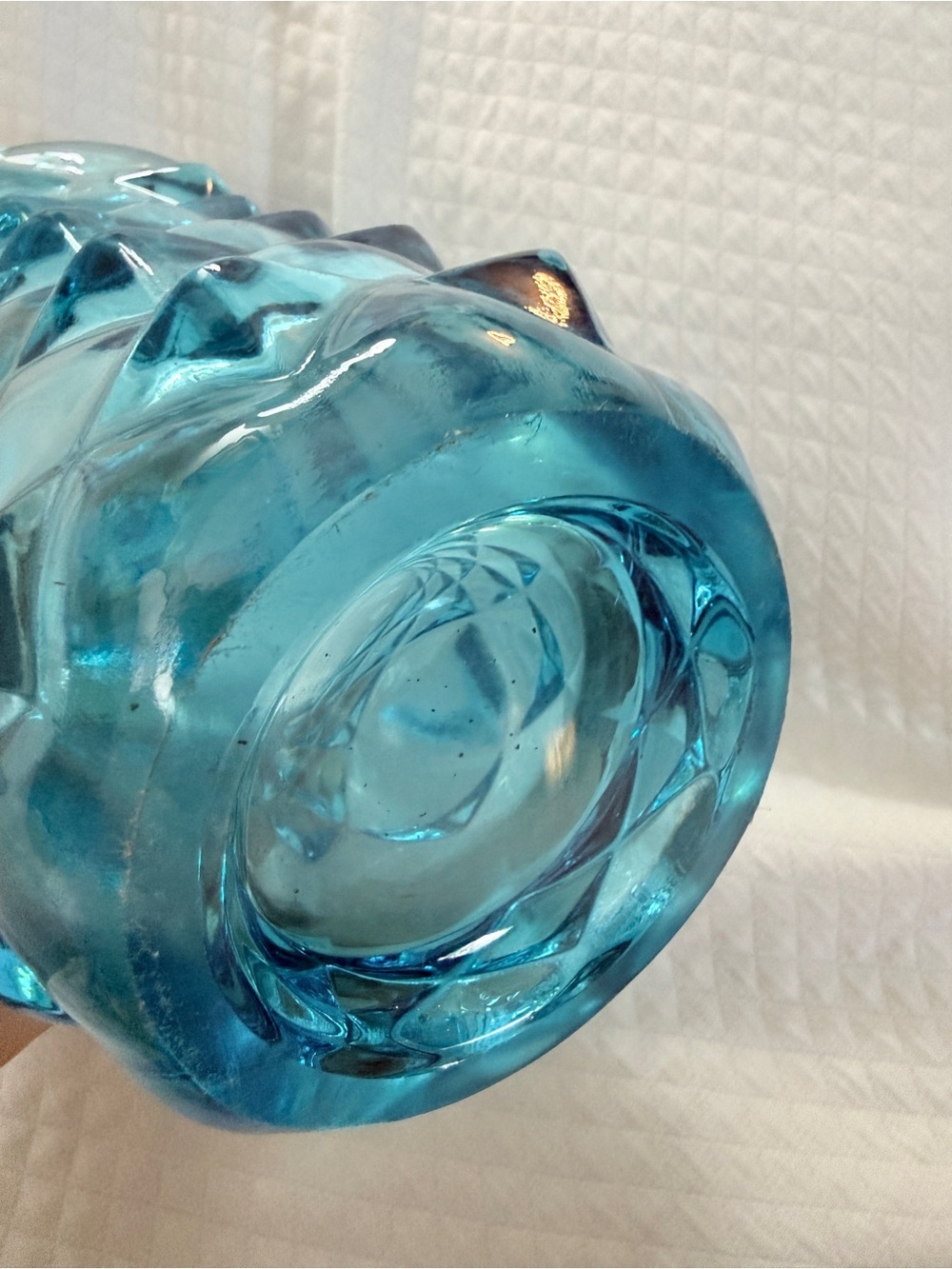 Textured Blue Diamond-Pattern Glass Vase - Picture 4 of 13